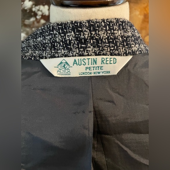 True Vintage Austin Reed London New York silk wool blazer jacket size 4 Petite ~ - Picture 2 of 12